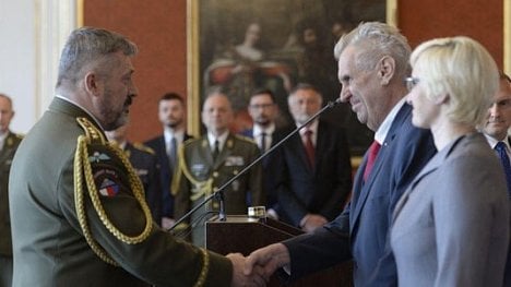 Náhledový obrázek - Zeman jmenoval Opatu novým náčelníkem generálního štábu