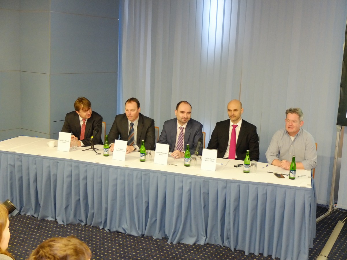 V Hotelu Clarion poté následovala tisková konference
