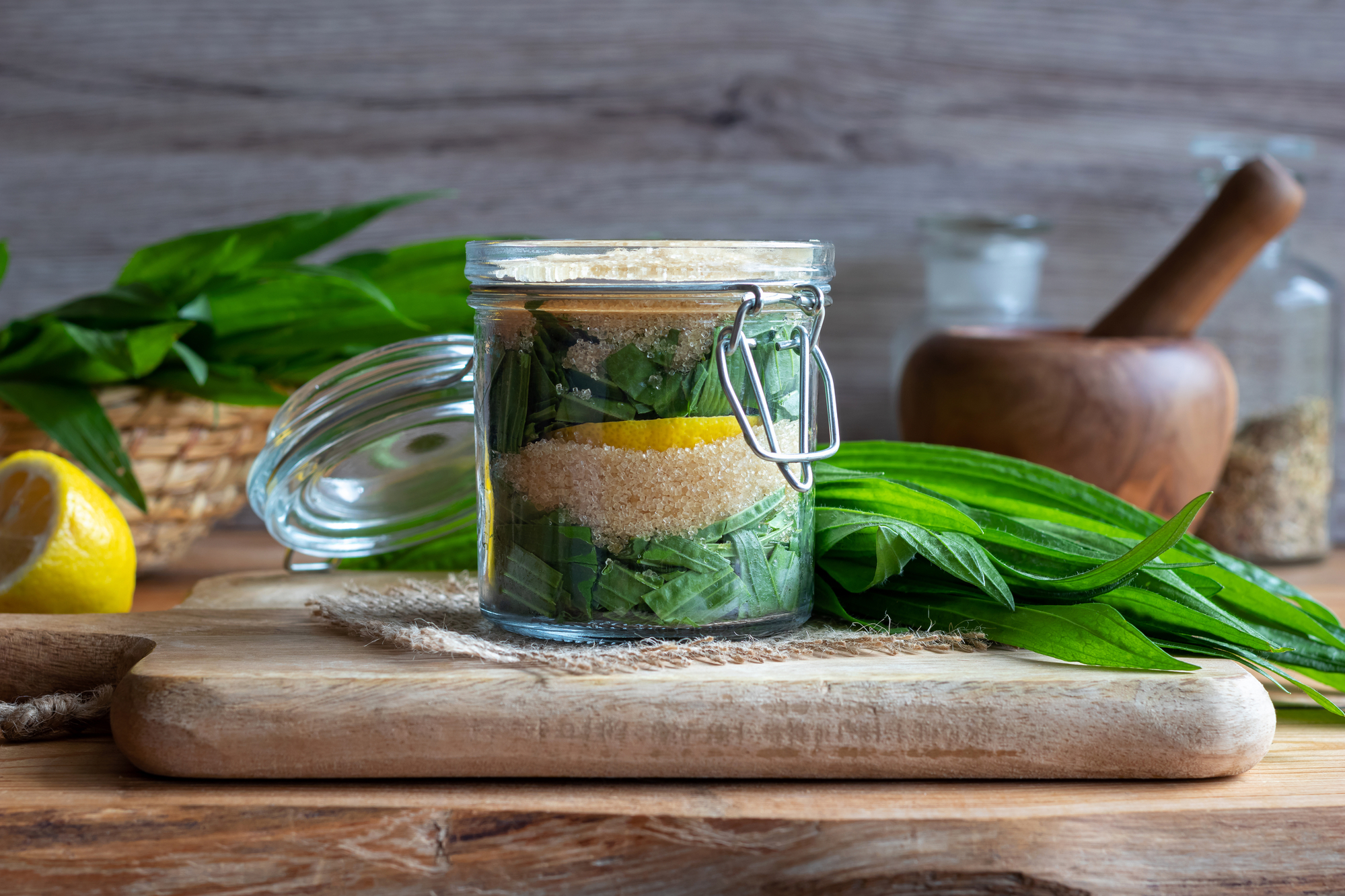 Jitrocelový sirup si můžete udělat i doma.