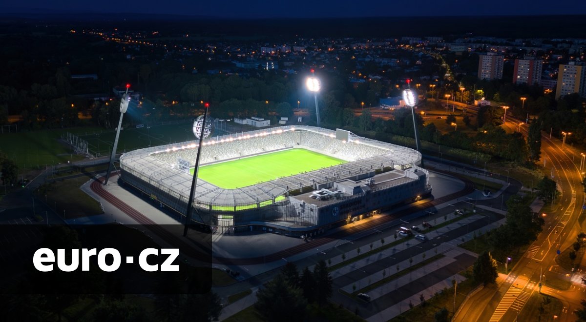 Takových let to nešlo, a pak „najednou“… Z rozpadajícího se hradeckého stadionu je chlouba celého kraje, teď bude hostit první velký koncert