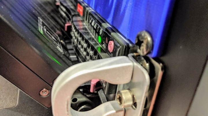 Server Supermicro se stará o ukládání dat a také umožňuje všem 1060 počítačům bootovat po síti.