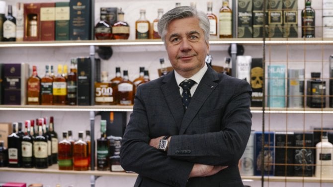 Od experimentu ke „garážovému“ e-shopu. Alkohol.cz vloni utržil rekordních 225 milionů, boom zažívají nealko alternativy a lehké drinky