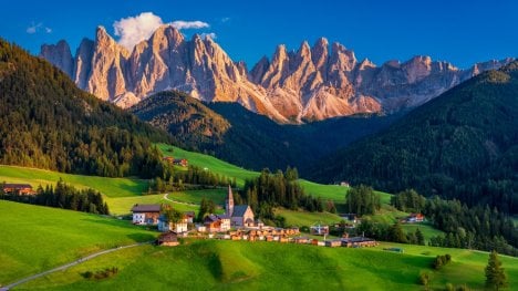 Instagramový ráj pod dohledem. Italská obec v Dolomitech reguluje vstup k populárnímu kostelu