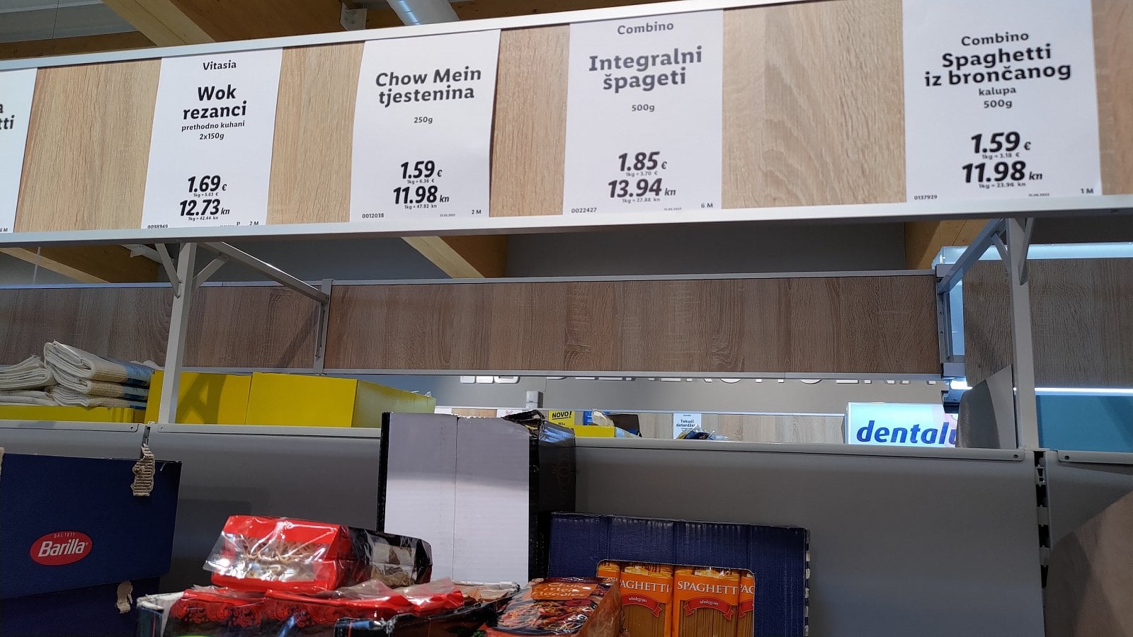 Ceny v Lidlu, Zagreb, Chorvatsko. (20. 6. 2023)