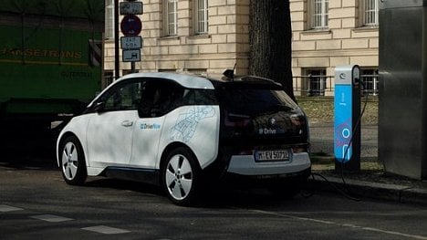 Náhledový obrázek - Elektromobily změní svět jako před 10 lety iPhone