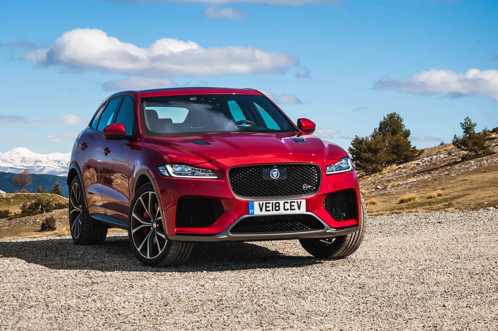 2019-04-jaguar-f-pace-svr-67.jpg