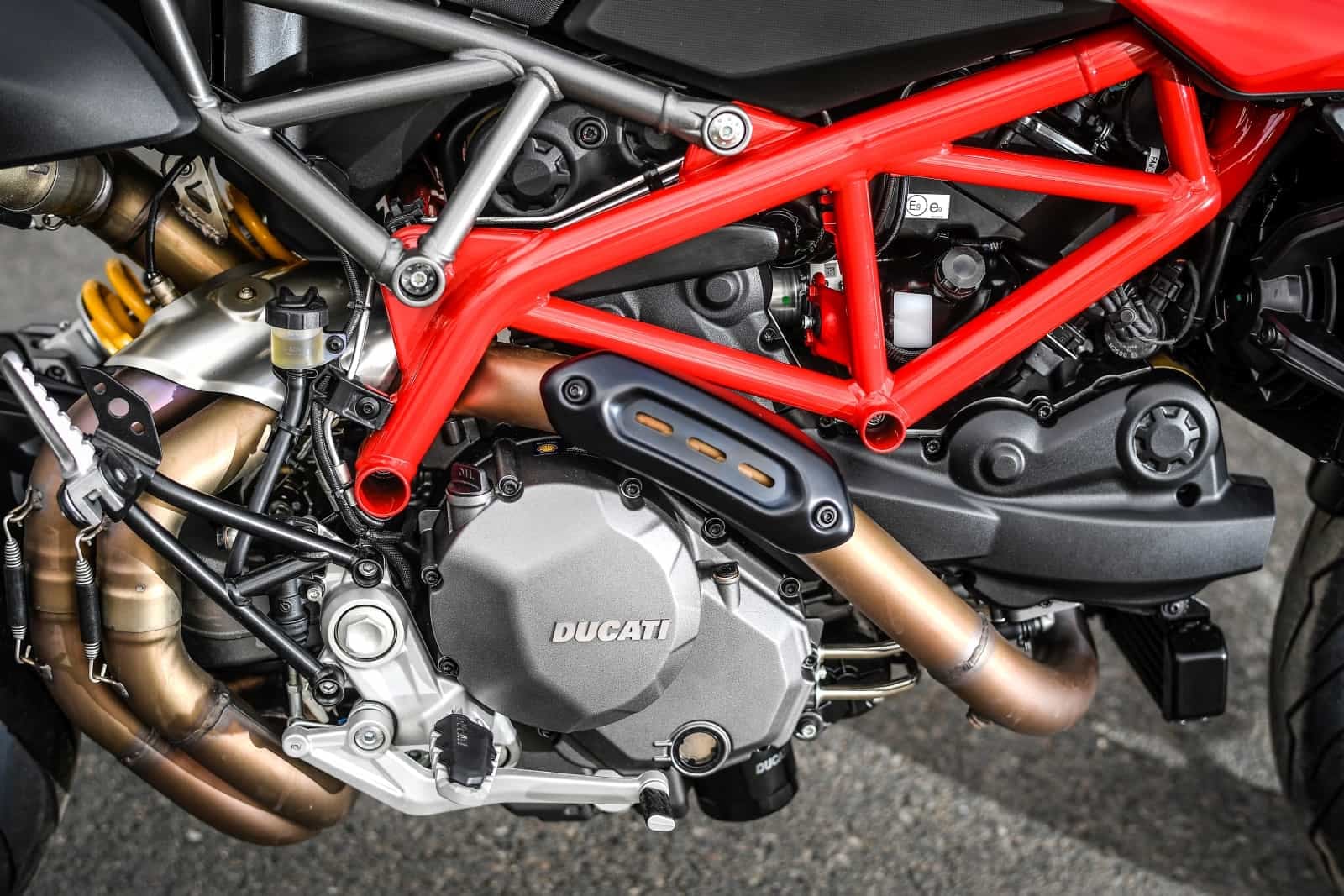 2019-06-Hypermotard_950_Static-24.jpg