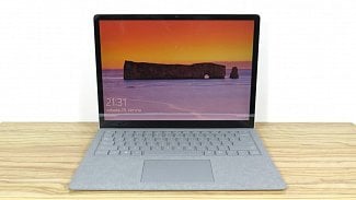 Náhledový obrázek - Microsoft Surface Laptop 2 je povedený ultrabook s alcantarovou klávesnicí (recenze)