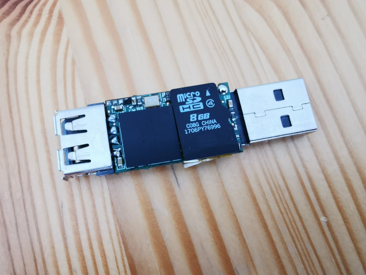 Hardwarový keylogger