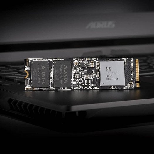 Adata XPG SX8100 NVMe SSD 05