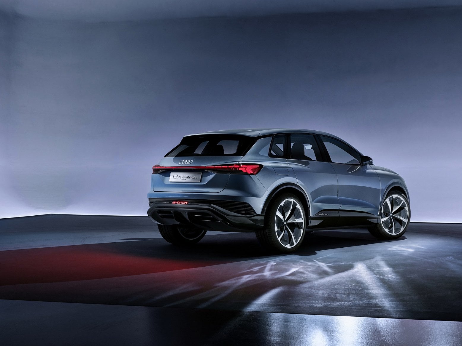 2019-03-Audi-Q4-e-tron_13.jpg