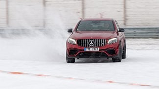 Náhledový obrázek - Test Mercedes-AMG GLC 63 S 4Matic+ Coupé: Zametání sněhu