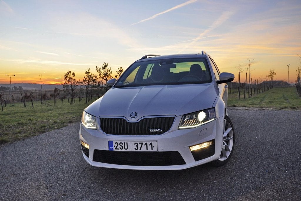 2011-04-c5a1koda-octavia-rs-combi-2-0-tdi-dsg.jpg