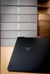 Ukázka zboží, které půjde do aukce