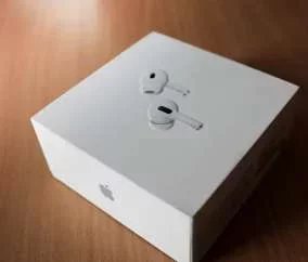 Ukázka zboží, které půjde do aukce