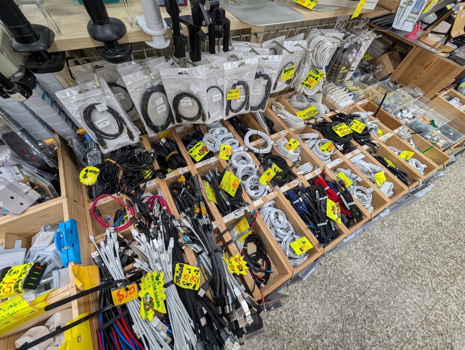 Golden Computer Centre v Hongkongu