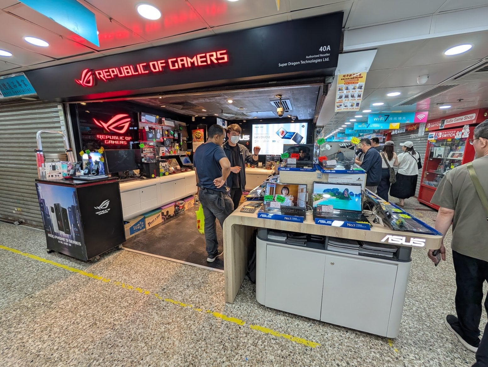 Golden Computer Centre v Hongkongu