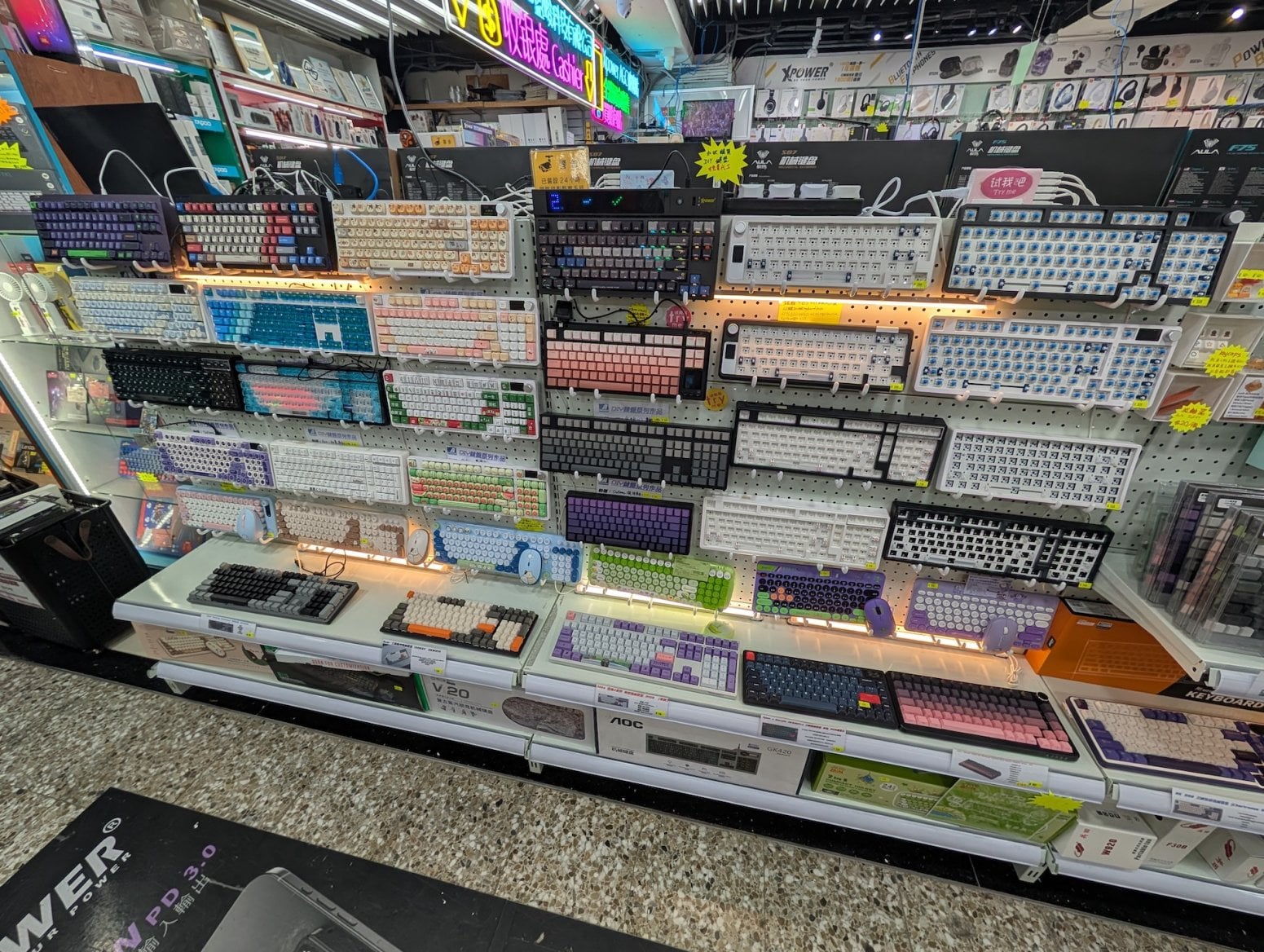 Golden Computer Centre v Hongkongu