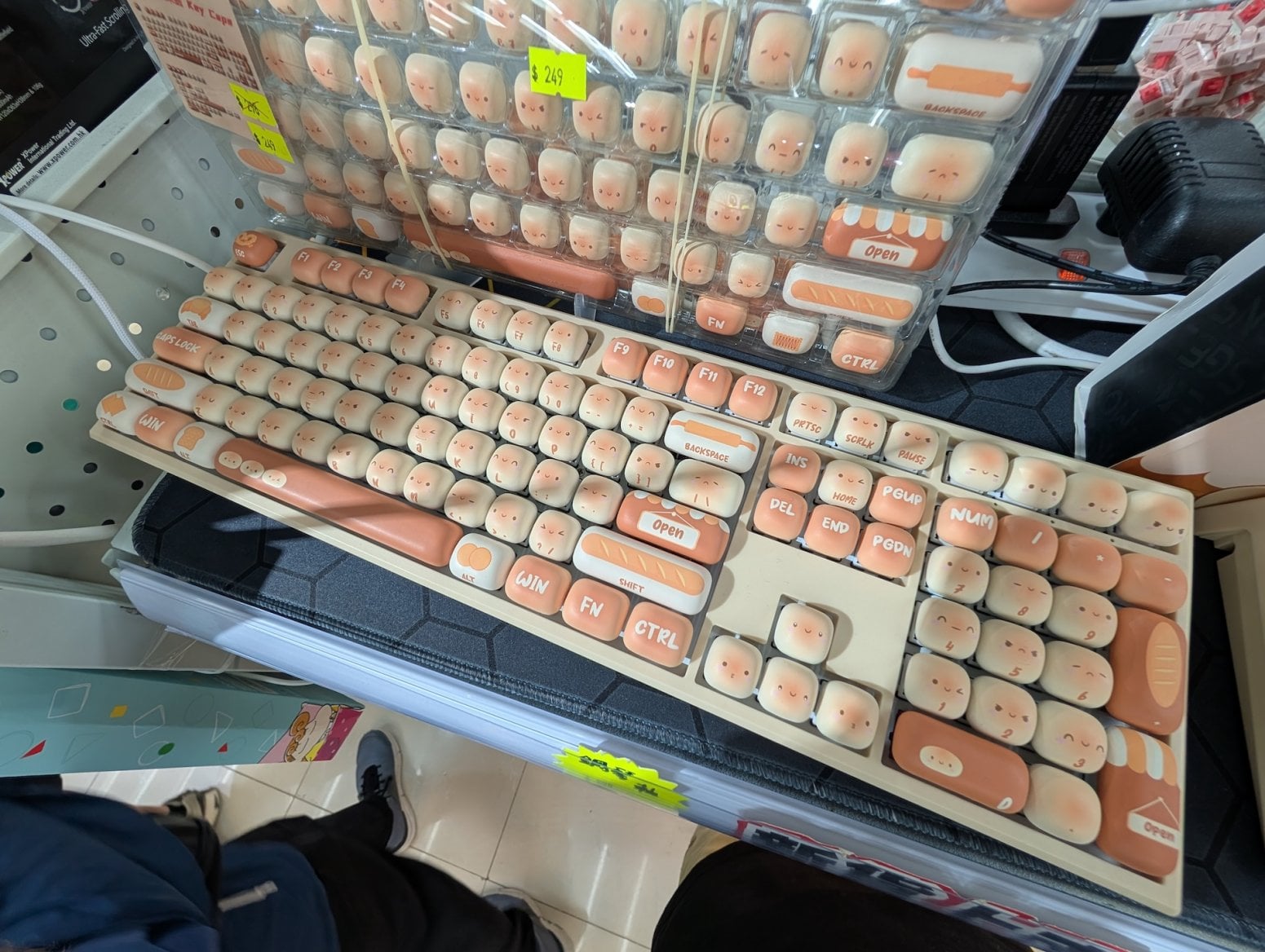 Golden Computer Centre v Hongkongu