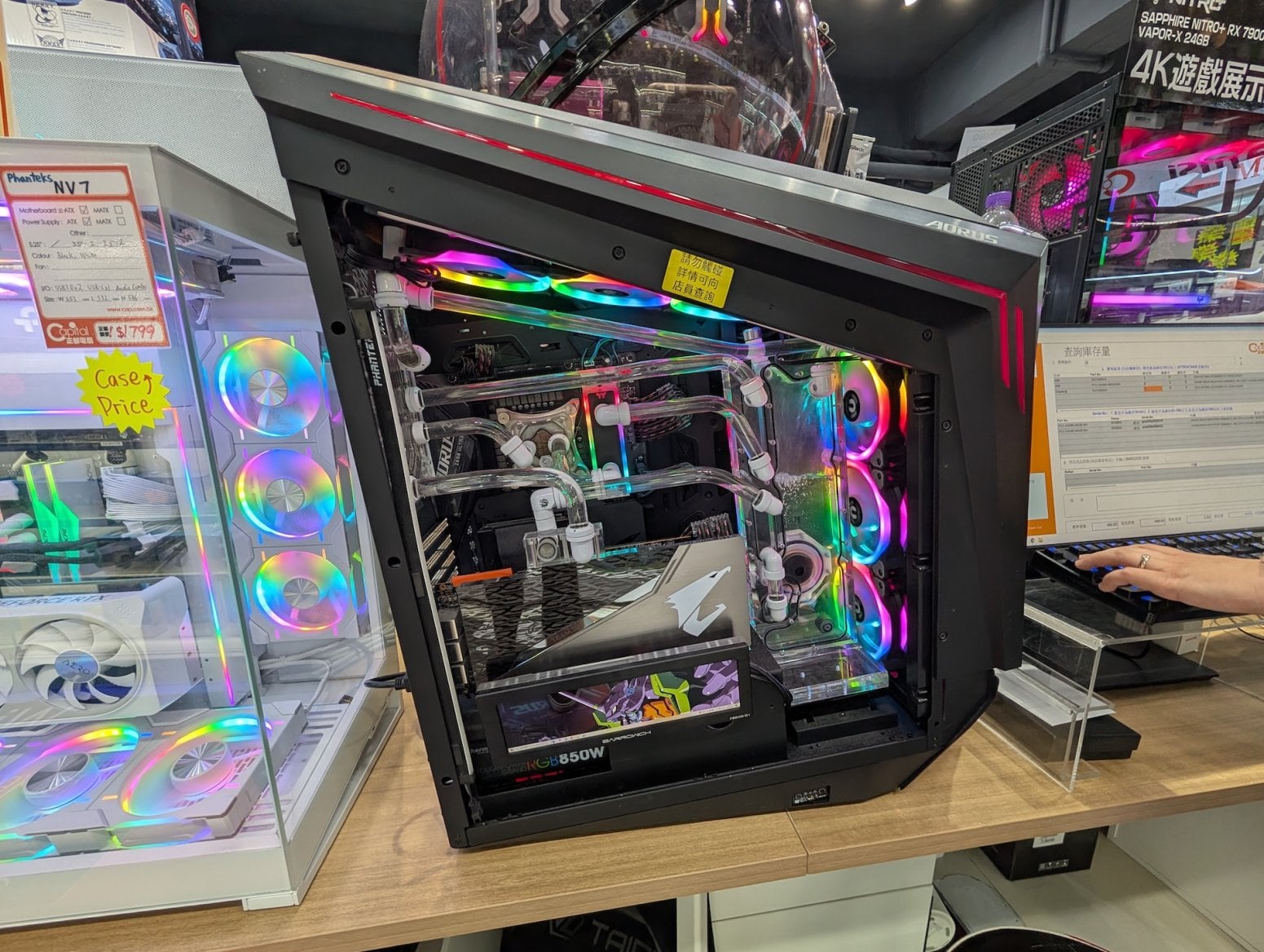 Golden Computer Centre v Hongkongu