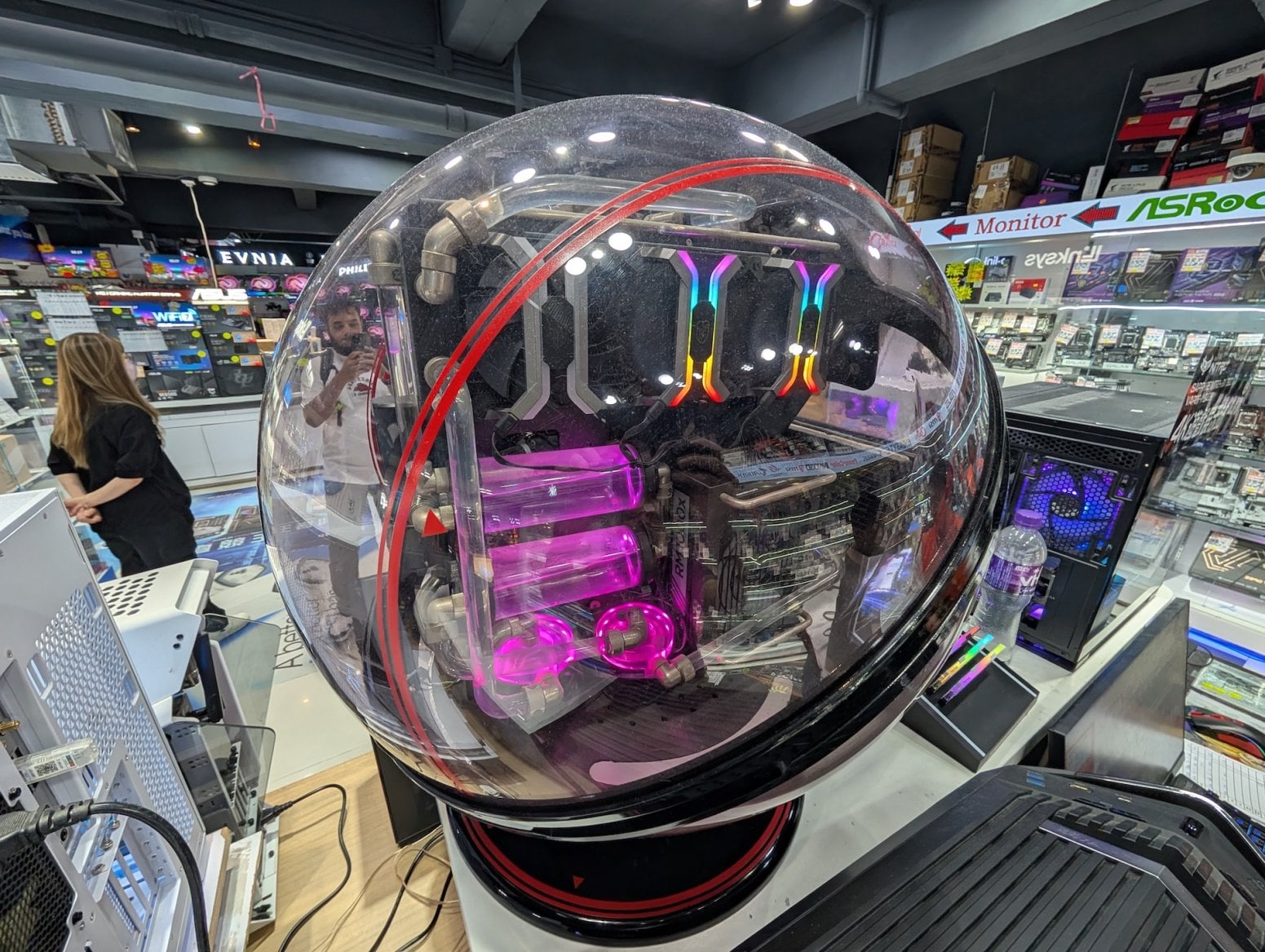 Golden Computer Centre v Hongkongu