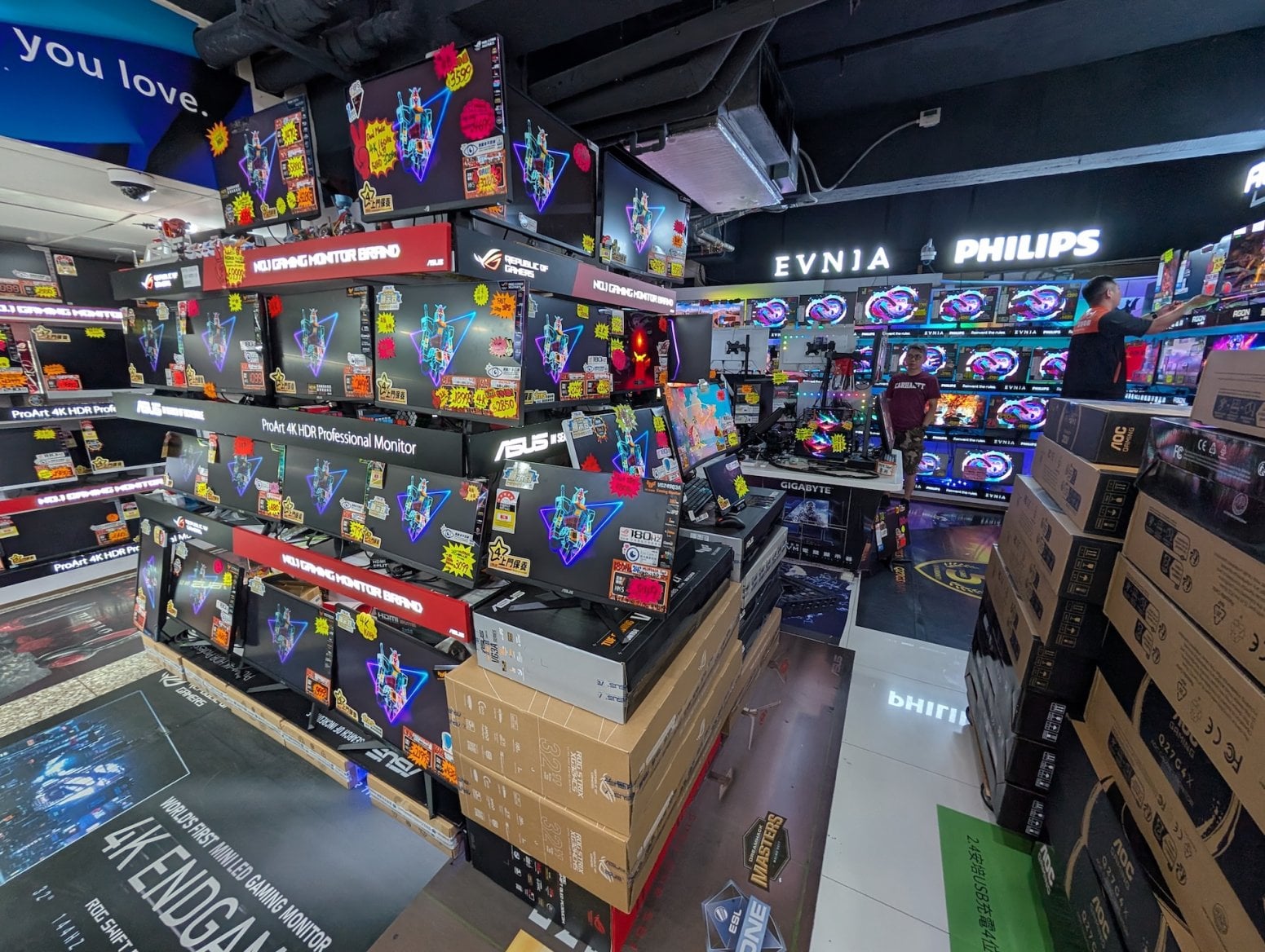 Golden Computer Centre v Hongkongu