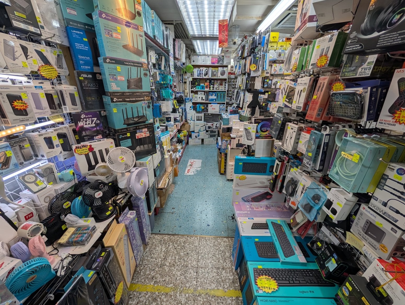 Golden Computer Centre v Hongkongu