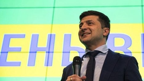 Náhledový obrázek - Ukrajinské volby: herec Zelenskyj vede s velkým náskokem před Porošenkem