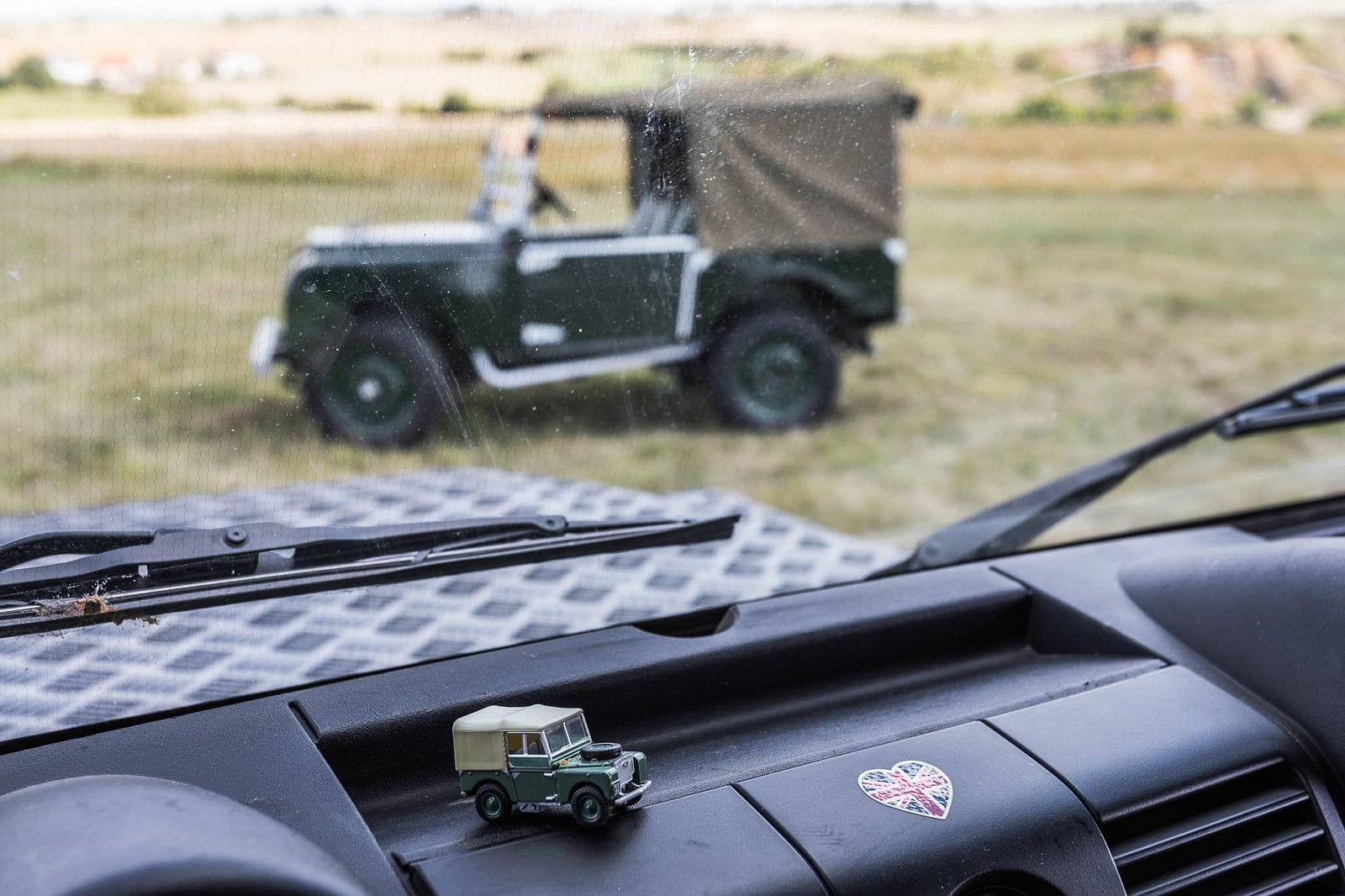 2020-10-lr-defender-a-predchudci-17.jpg