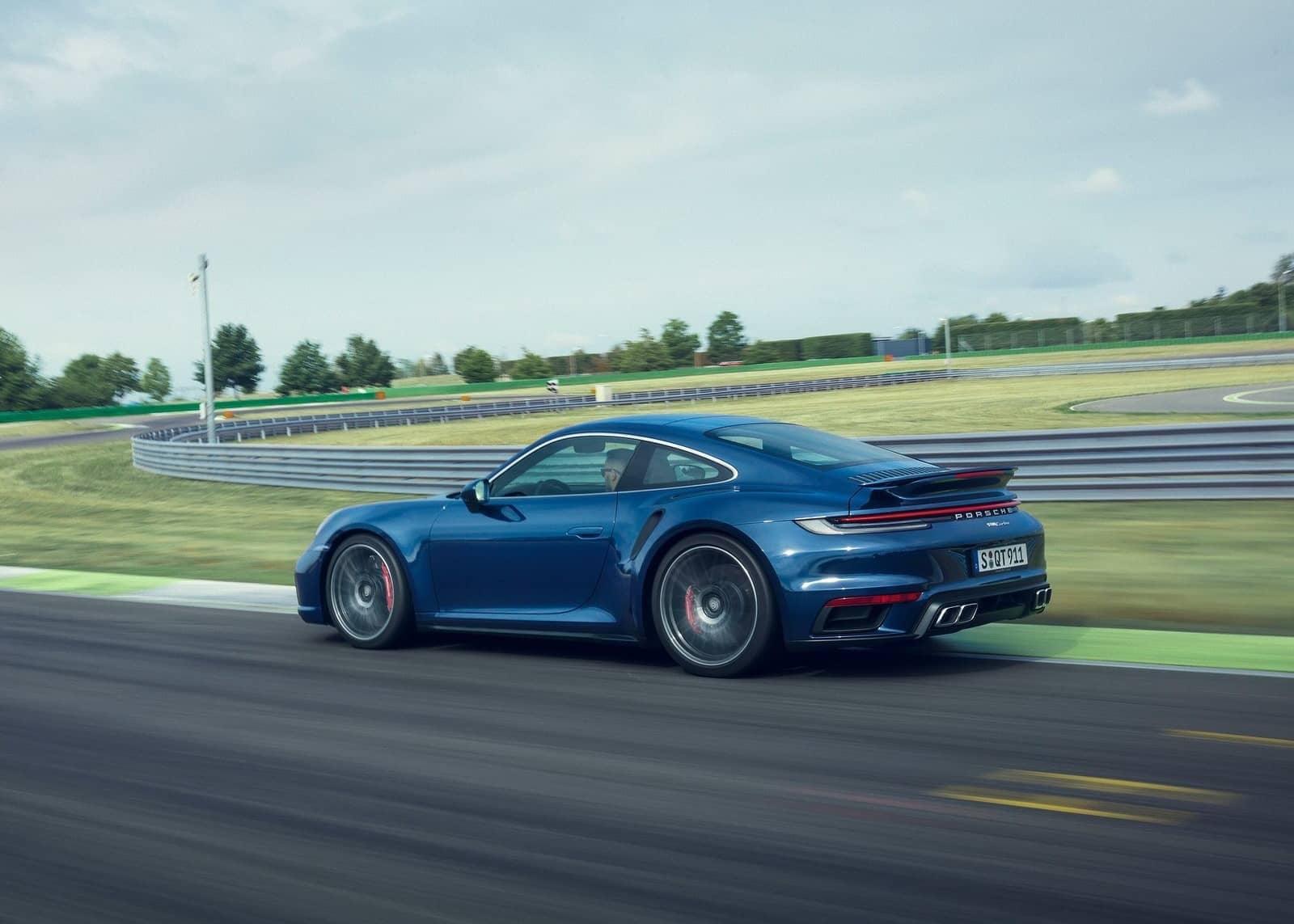 2020-07-Porsche-911_Turbo-2021-1600-09.jpg