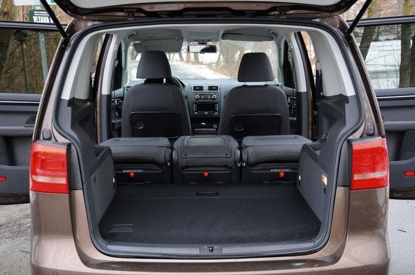 2019-02-volkswagen-touran-20-tdi-dpf-1.jpg