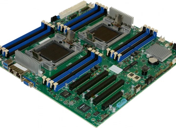 Deska Raptor Computing Systems Talos II pro procesory IBM Power9