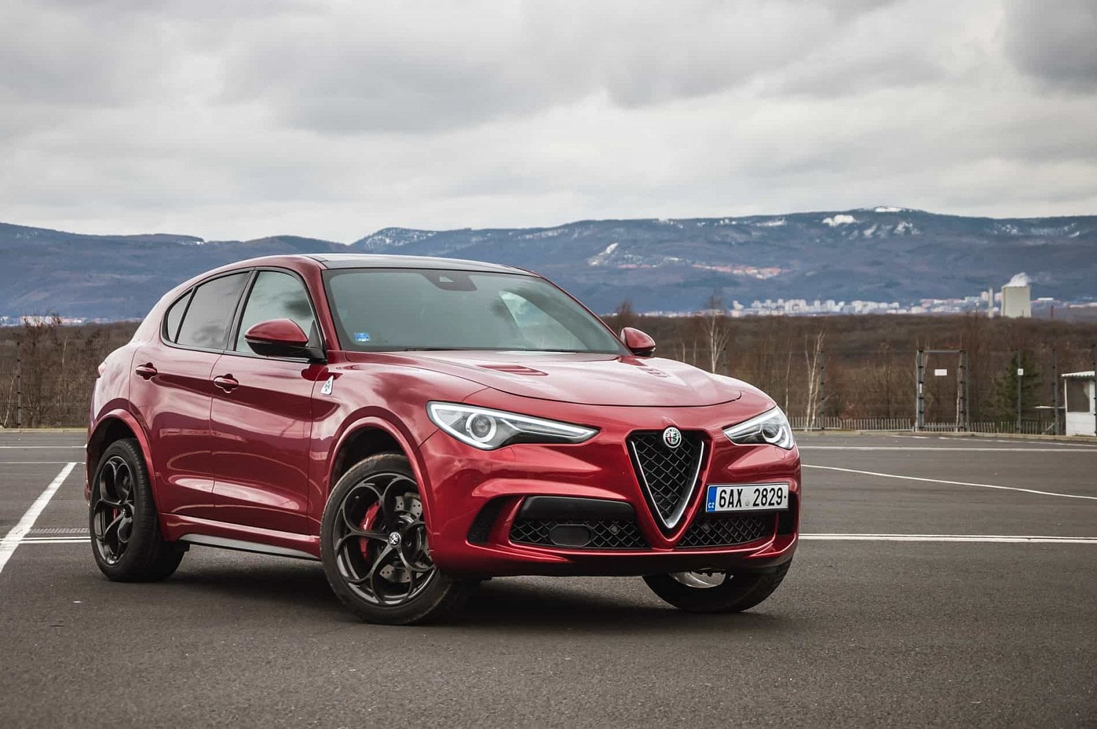 2019-03-giulia-qv-vs-stelvio-qv-15.jpg