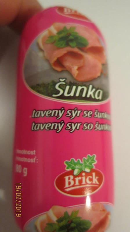 Nejakostní potraviny - tavené sýry Brick. Výrobky měly nižší obsah tuku v sušině, než bylo uvedeno na obale.