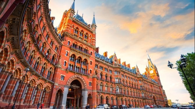 Hotely z bývalých nádražních budov spojují romantiku železnice s moderním komfortem. Které patří mezi ty nejluxusnější na světě?