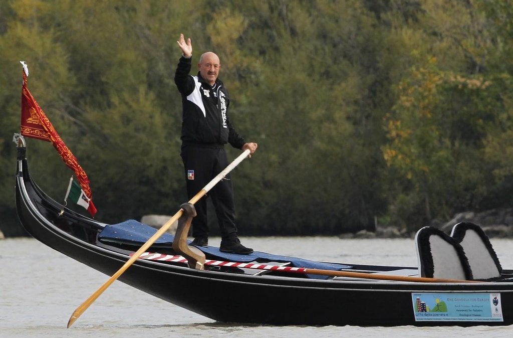 2016-06-gondolic3a9r-vittorio-orio-na-svc3a9-dunajskc3a9-plavbc4