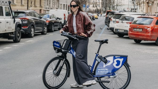 Nextbike přiváží do Prahy dva tisíce nových kol. Mají více převodů a jsou lépe chráněná před vandaly