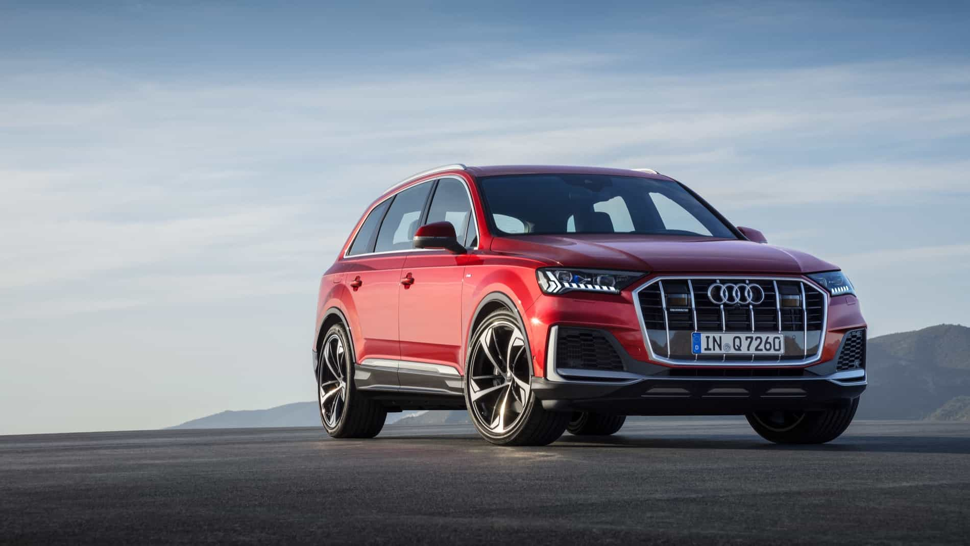 Audi Q7 dostalo tvář ve stylu Q8, dotykové displeje a výhradně hybridní motorizace