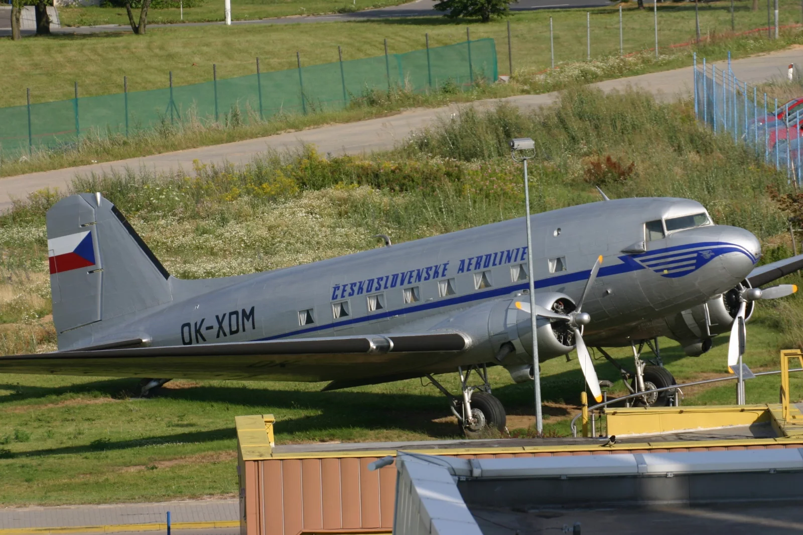 Douglas DC-3