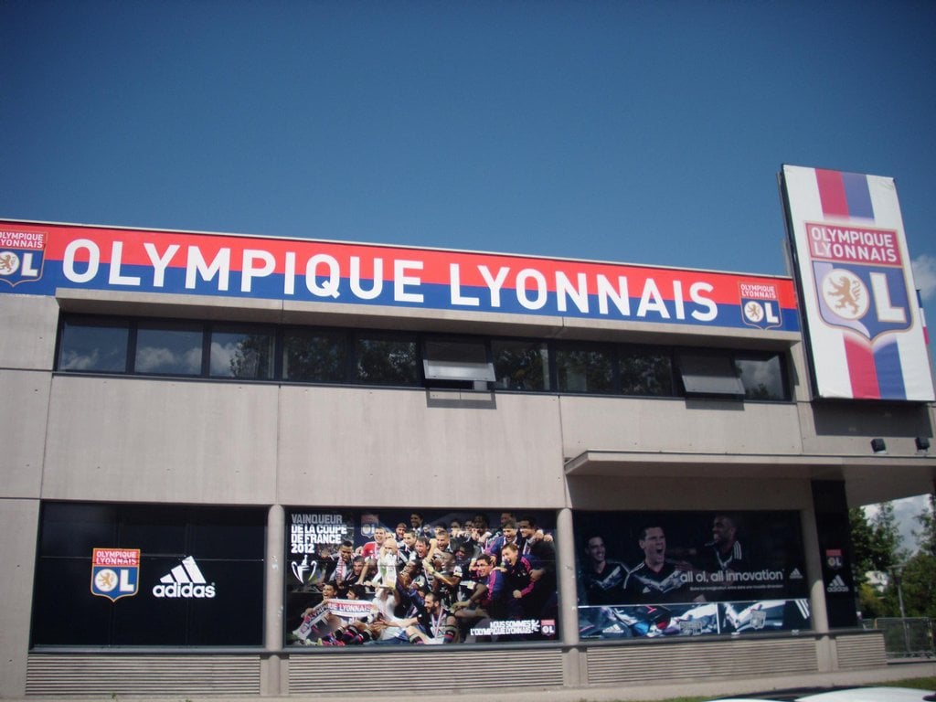 2016-11-unikc3a1tnc3ad-fotbalovc3bd-stadion-v-lyonu.jpg