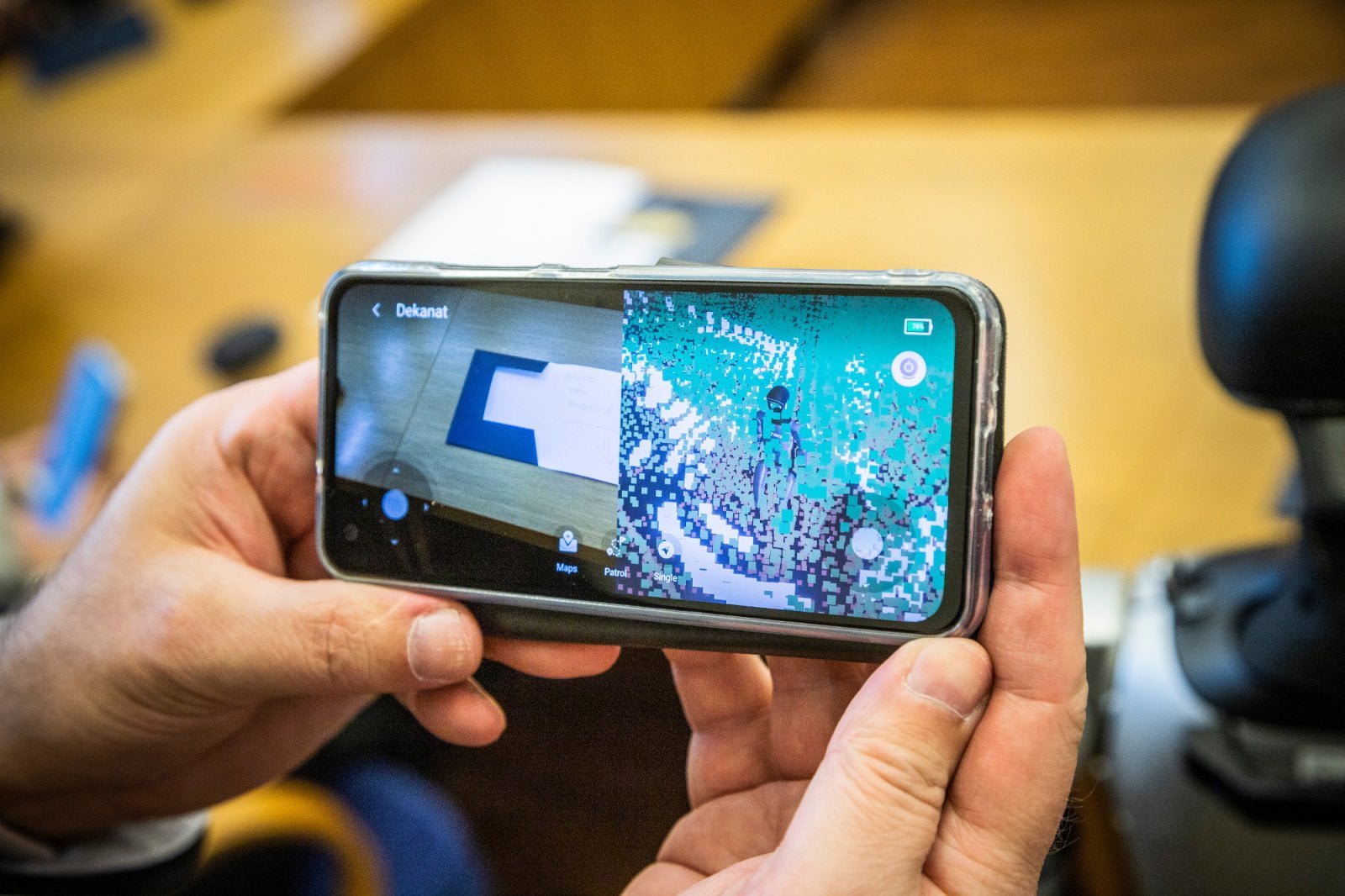 Univerzita Karlova má nového robota