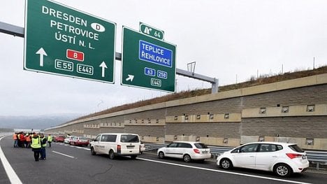 Náhledový obrázek - Provoz na D8 bude omezen ještě tři měsíce