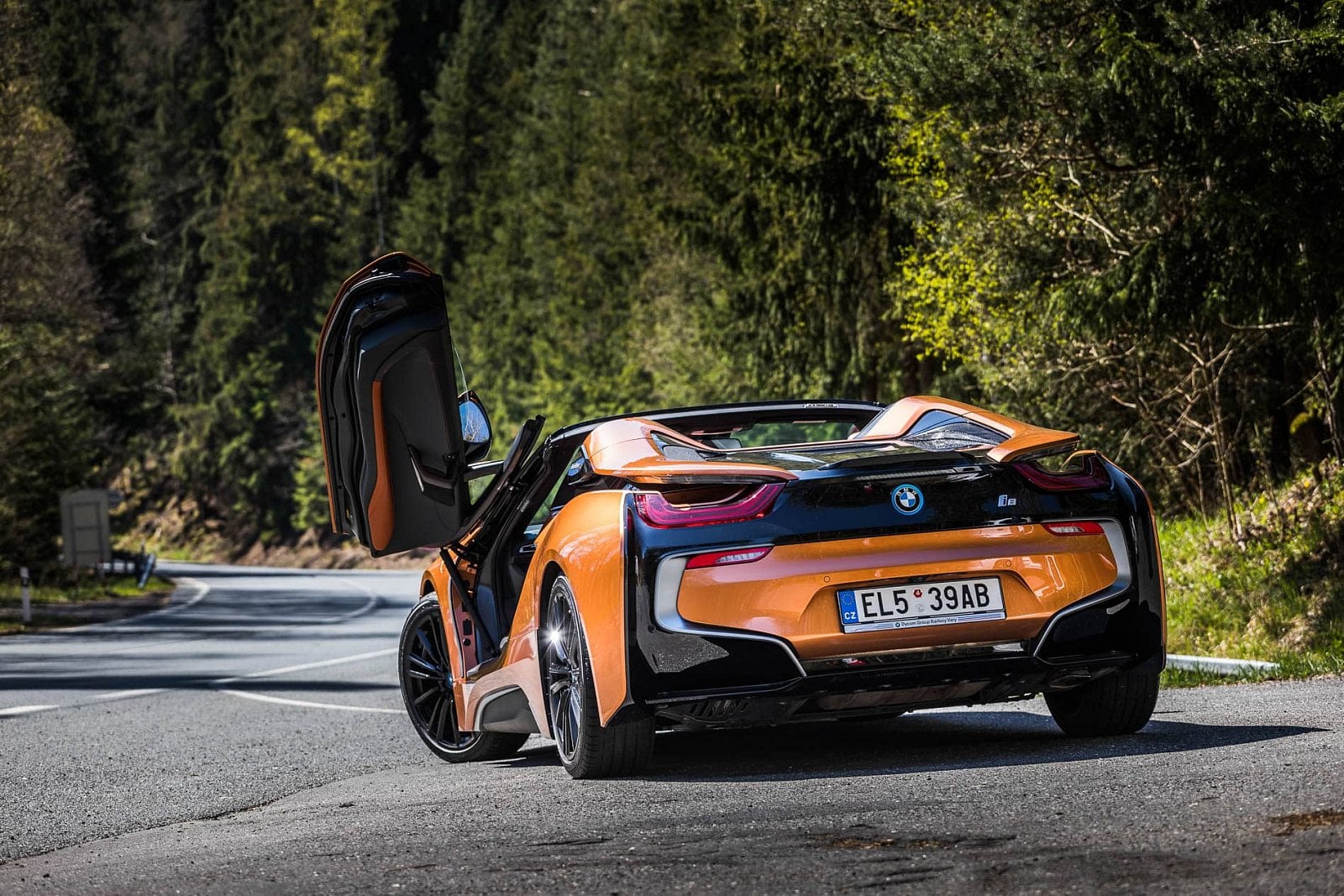 2020-06-bmw-i8-roadster-21.jpg