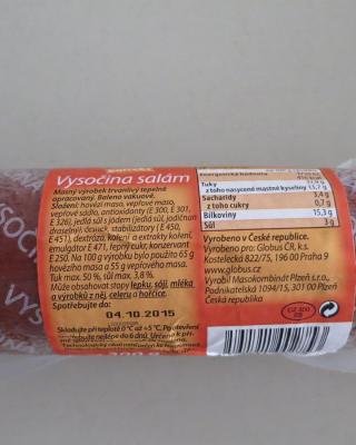 Korrekt Vysočina salám. Kategorie: Nejakostní potraviny. Nevyhovující parametr: aktivita vody. Ve výrobku byla zjištěna vyšší hodnota aktivity vody, než připouští příslušný právní předpis. Výrobek se spotřebiteli může jevit jako "málo vysušený". Výrobce / Distributor: 	Masokombinát Plzeň s.r.o. Místo kontroly: Globus ČR, k.s., Trmice