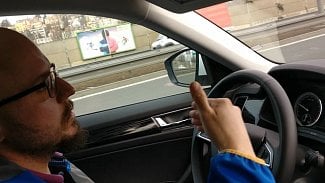 Náhledový obrázek - Co udělá Škoda Octavia nebo Kodiaq, když pustíte volant? Kontrolovaně zastaví