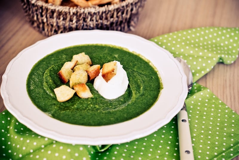 Koncept salátových barů už se uchytil i v Česku. A daří se mu.