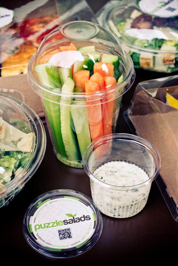 Koncept salátových barů už se uchytil i v Česku. A daří se mu.