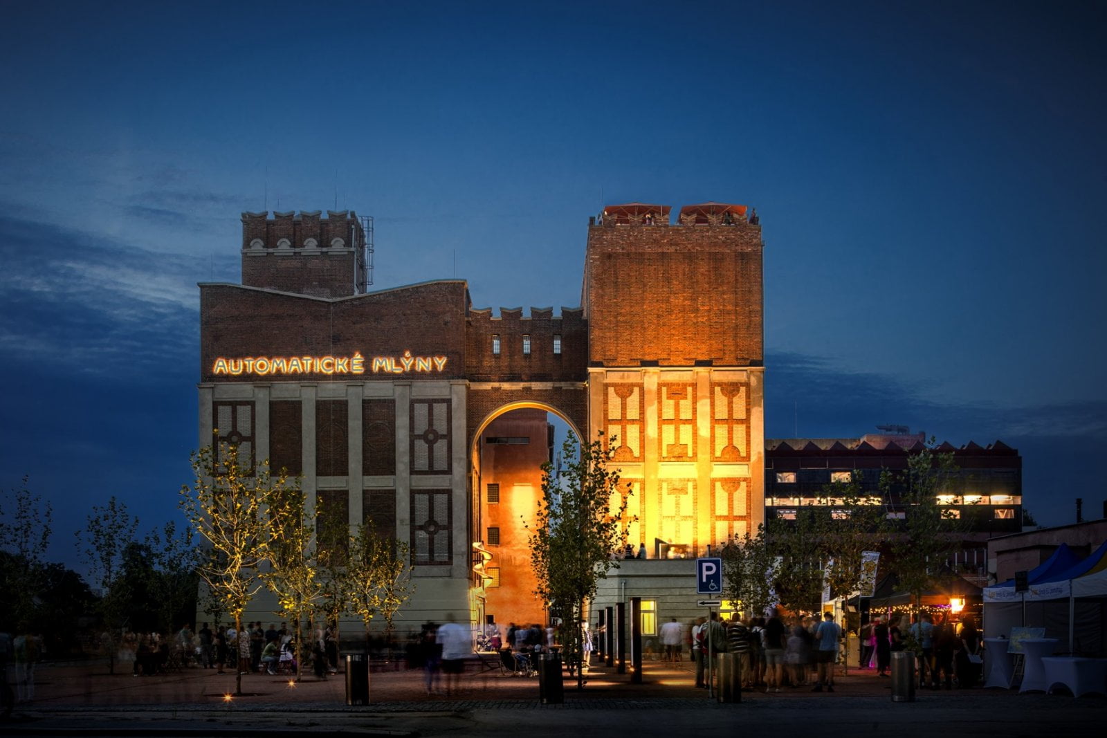 Gočárovy automatické mlýny v Pardubicích