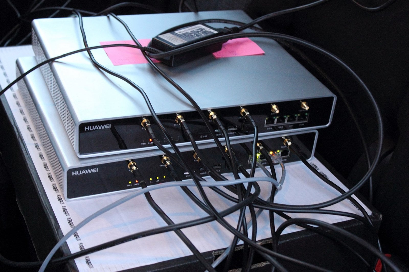 První mobily, které by měly 4,5G sítě zvládat, by se měly na trhu objevit až koncem roku 2017. Až si nějaký pořídíte, můžete si jej jet na Brumlovku vyzkoušet - 4,5G technologie tu už má podle O2 zůstat.