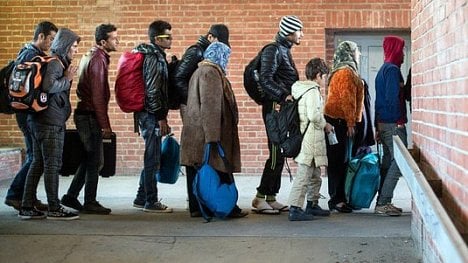 Náhledový obrázek - Integrace i pomoc v zemích původu. Němce loni stála migrace 21 miliard eur